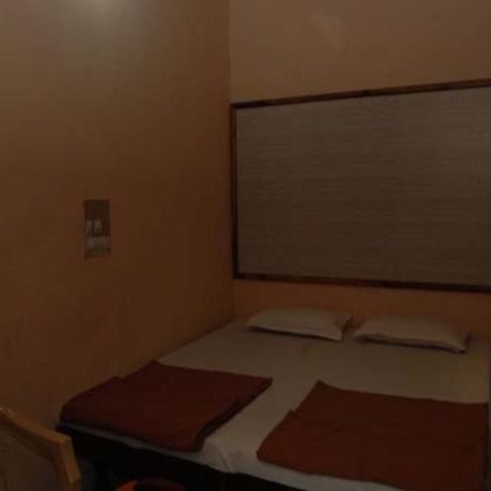 Hotel Yatri Udaipur Buitenkant foto